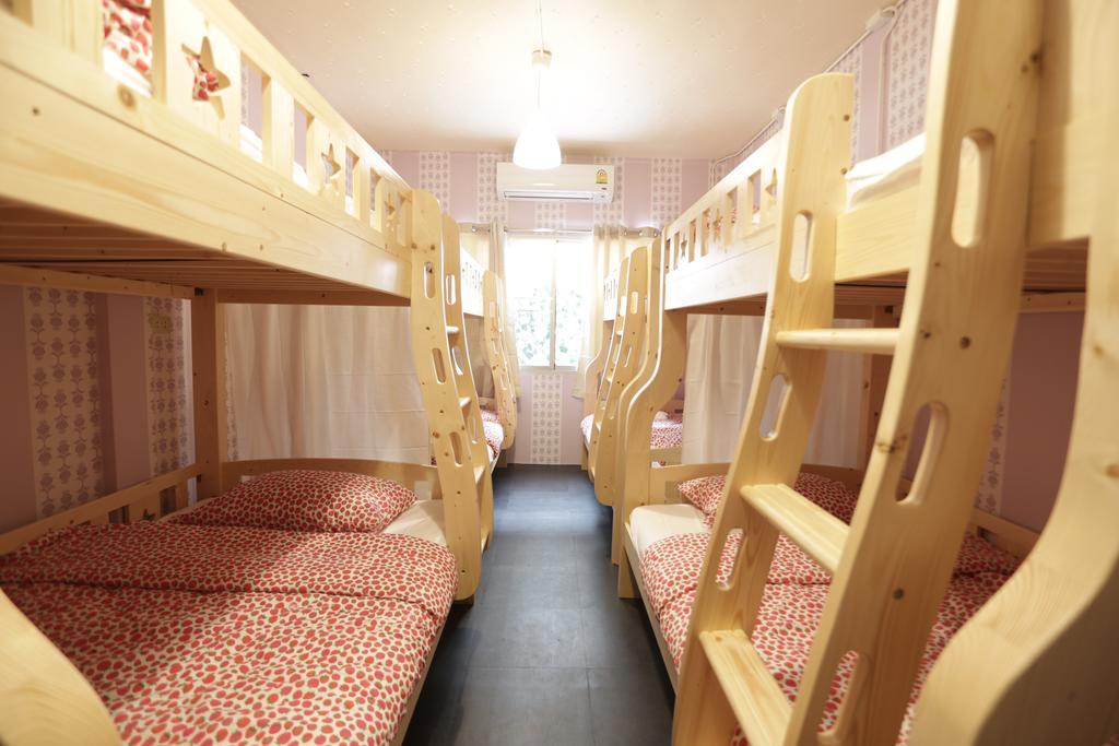 Blue Jasmine Hostel Банкок Стая снимка