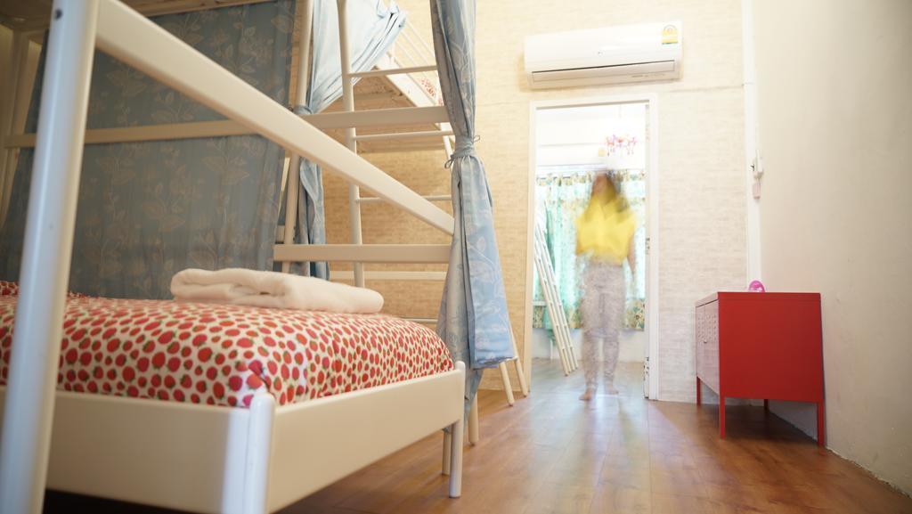 Blue Jasmine Hostel Банкок Стая снимка