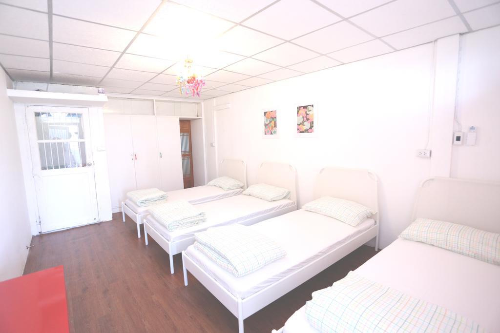 Blue Jasmine Hostel Банкок Стая снимка