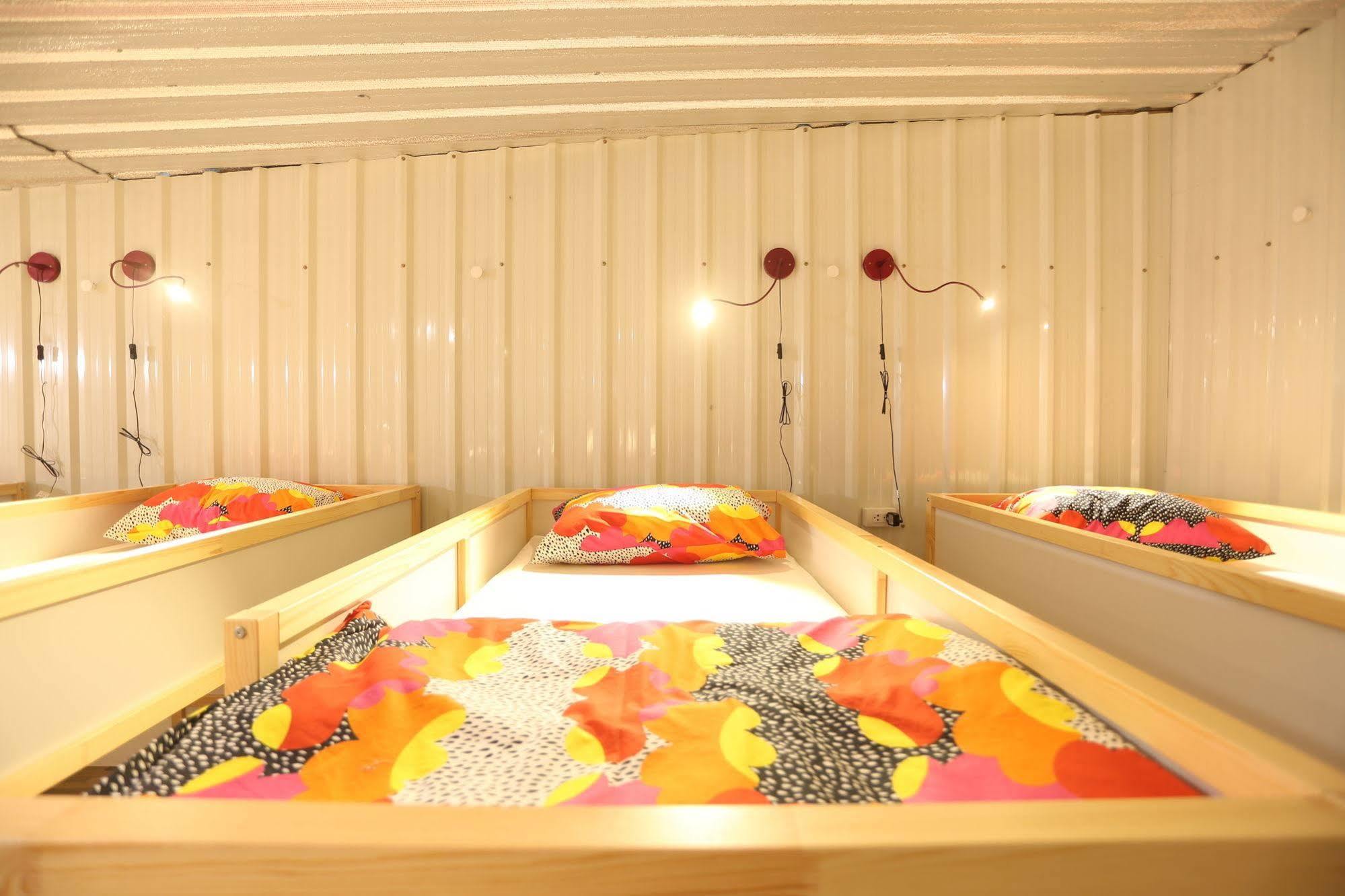 Blue Jasmine Hostel Банкок Екстериор снимка