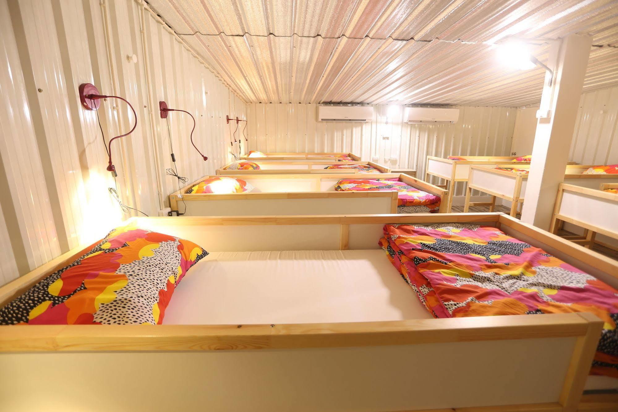 Blue Jasmine Hostel Банкок Екстериор снимка