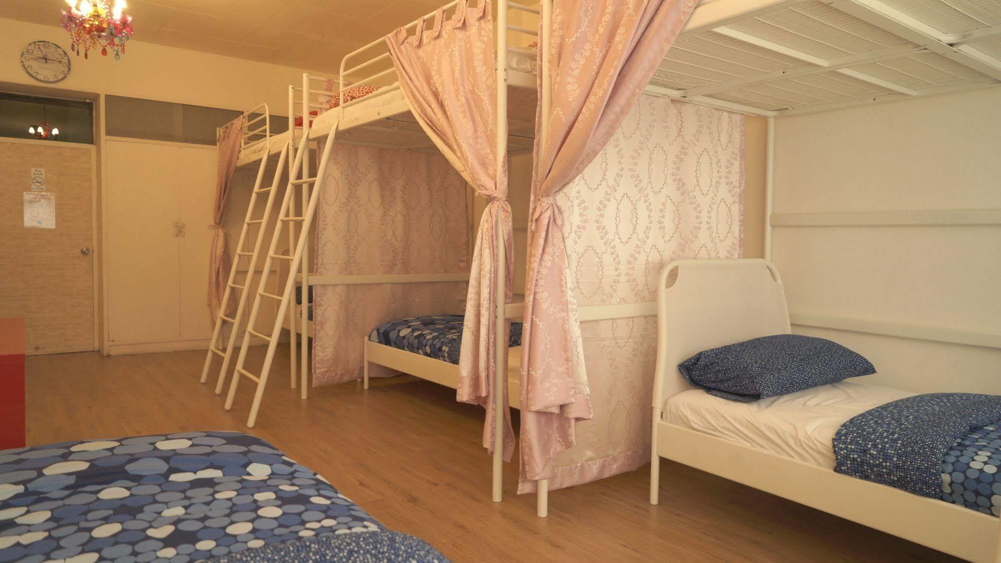 Blue Jasmine Hostel Банкок Екстериор снимка