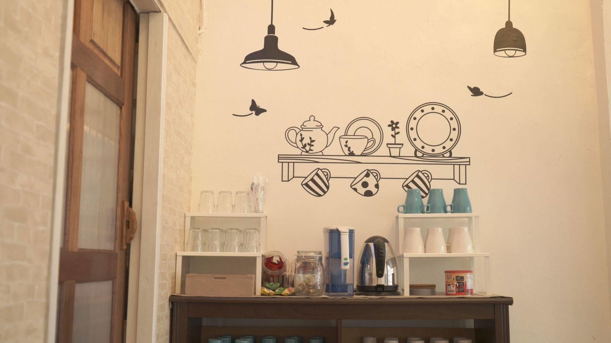 Blue Jasmine Hostel Банкок Екстериор снимка